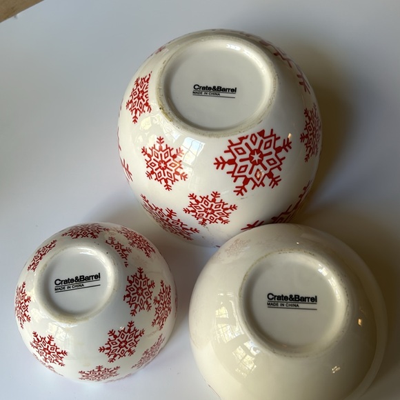 Vintage Set of CRATE & BARREL  Christmas Nesting Bowls - Picture 6 of 7